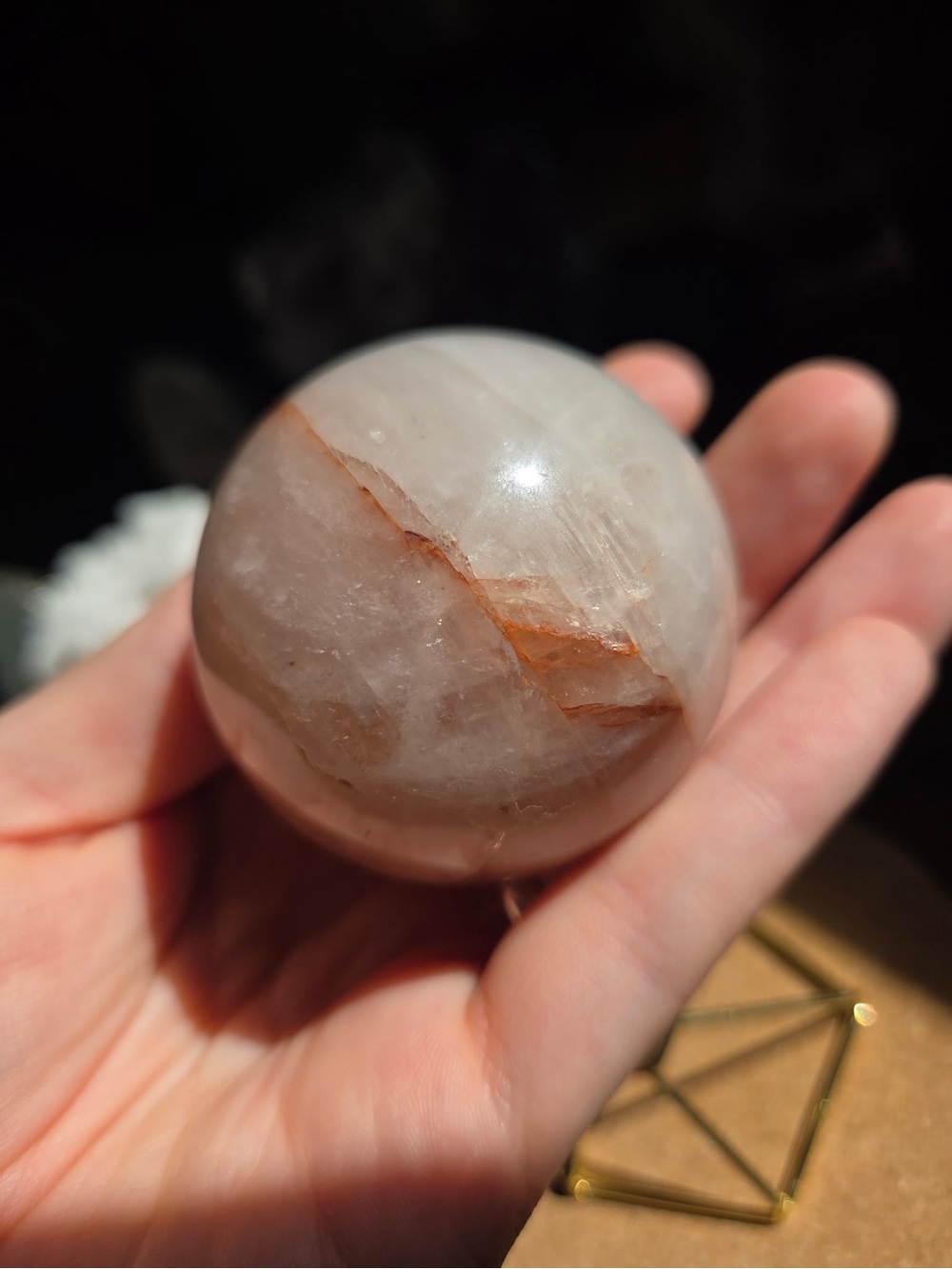 Fire quartz sphere - Picture 9 of 15
